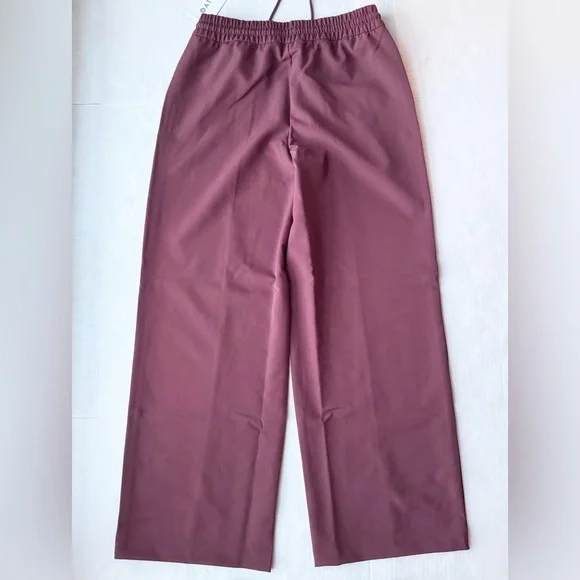 Athleta New Endeavor High Rise Relaxed Pant
Cherrywood Brown Women's Size S NWT - Picture 11 of 16